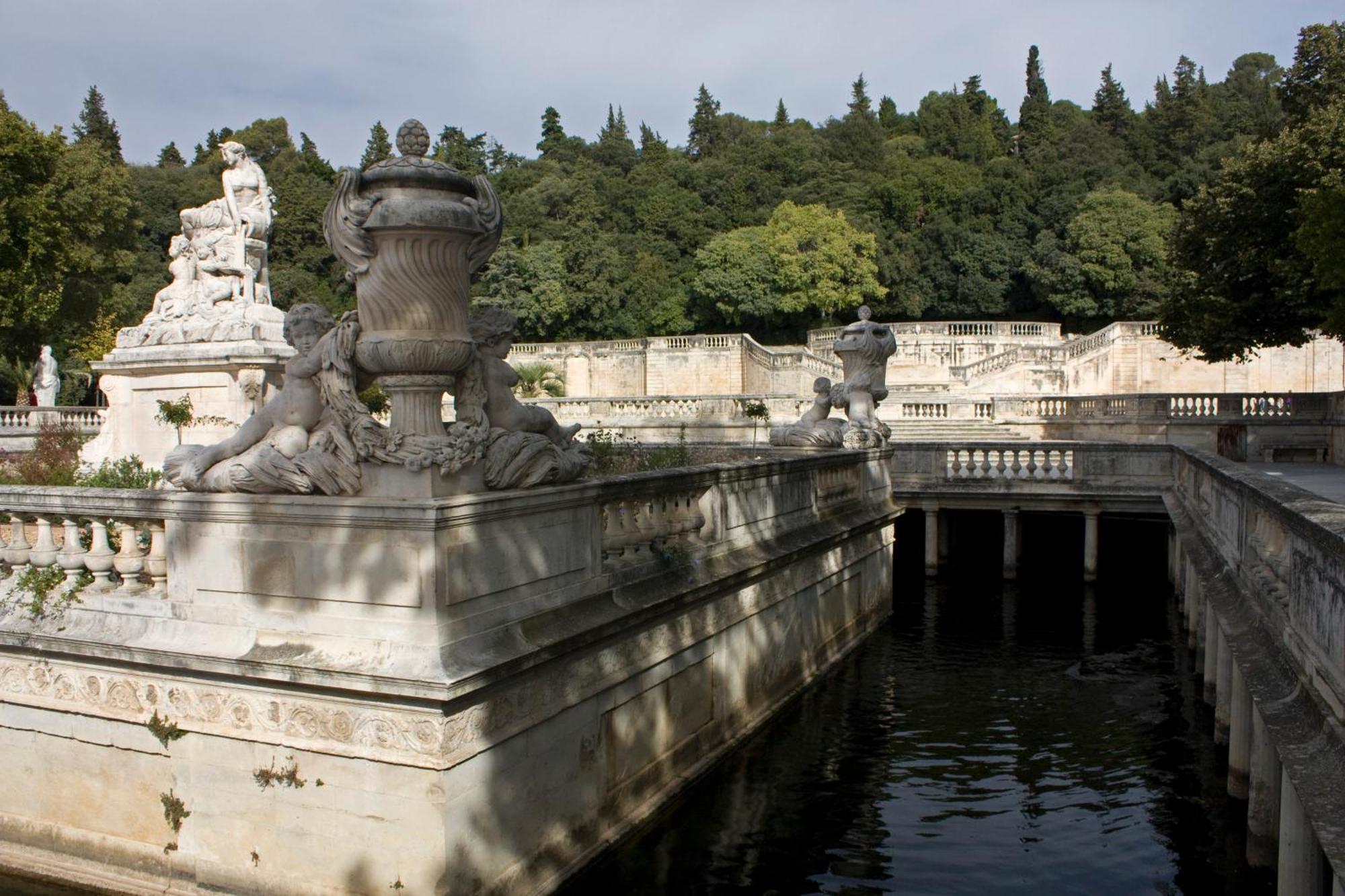 Le Studio D'Auguste- Coeur De Nimes-Chaleureux-Emplacement Ideal Exteriör bild