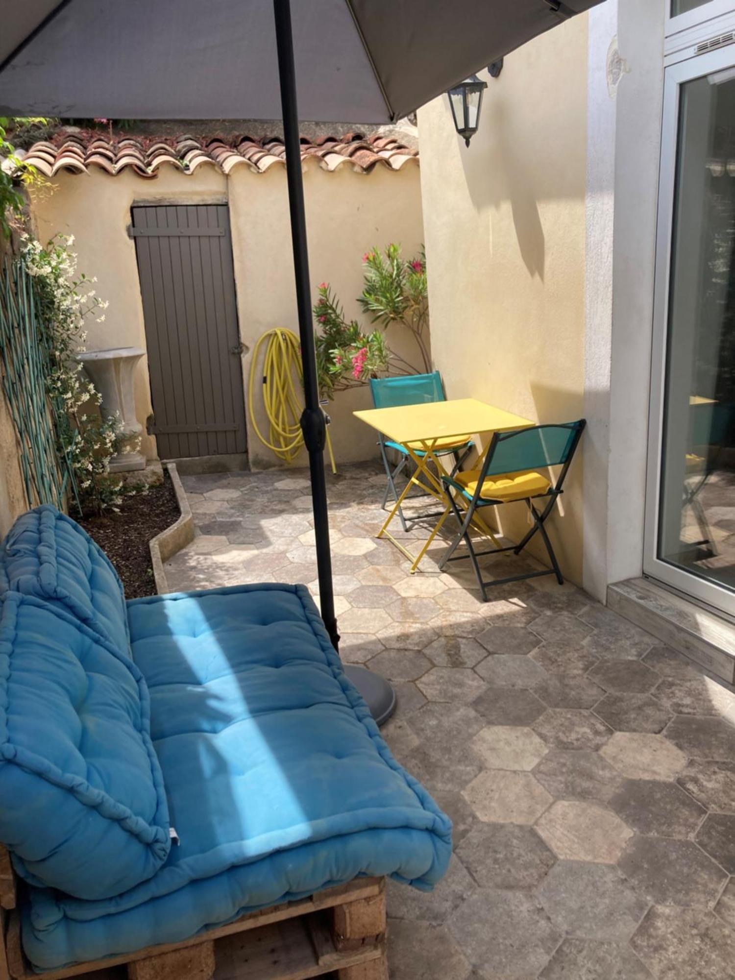 Le Studio D'Auguste- Coeur De Nimes-Chaleureux-Emplacement Ideal Exteriör bild