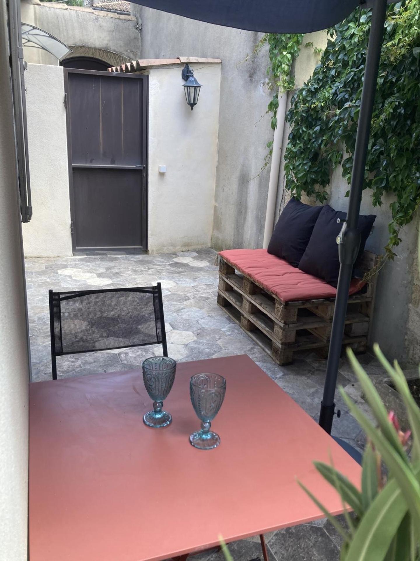 Le Studio D'Auguste- Coeur De Nimes-Chaleureux-Emplacement Ideal Exteriör bild