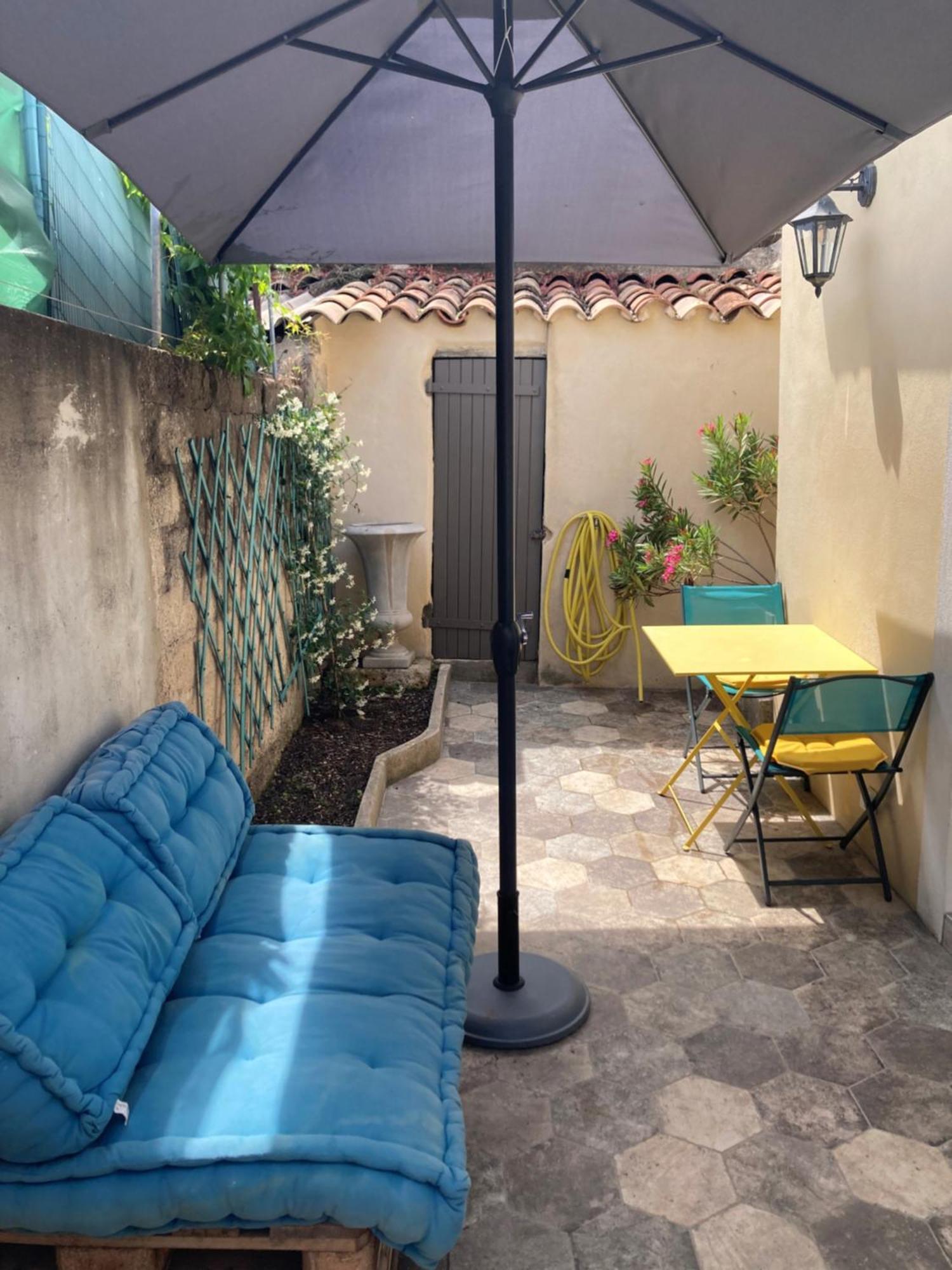 Le Studio D'Auguste- Coeur De Nimes-Chaleureux-Emplacement Ideal Exteriör bild